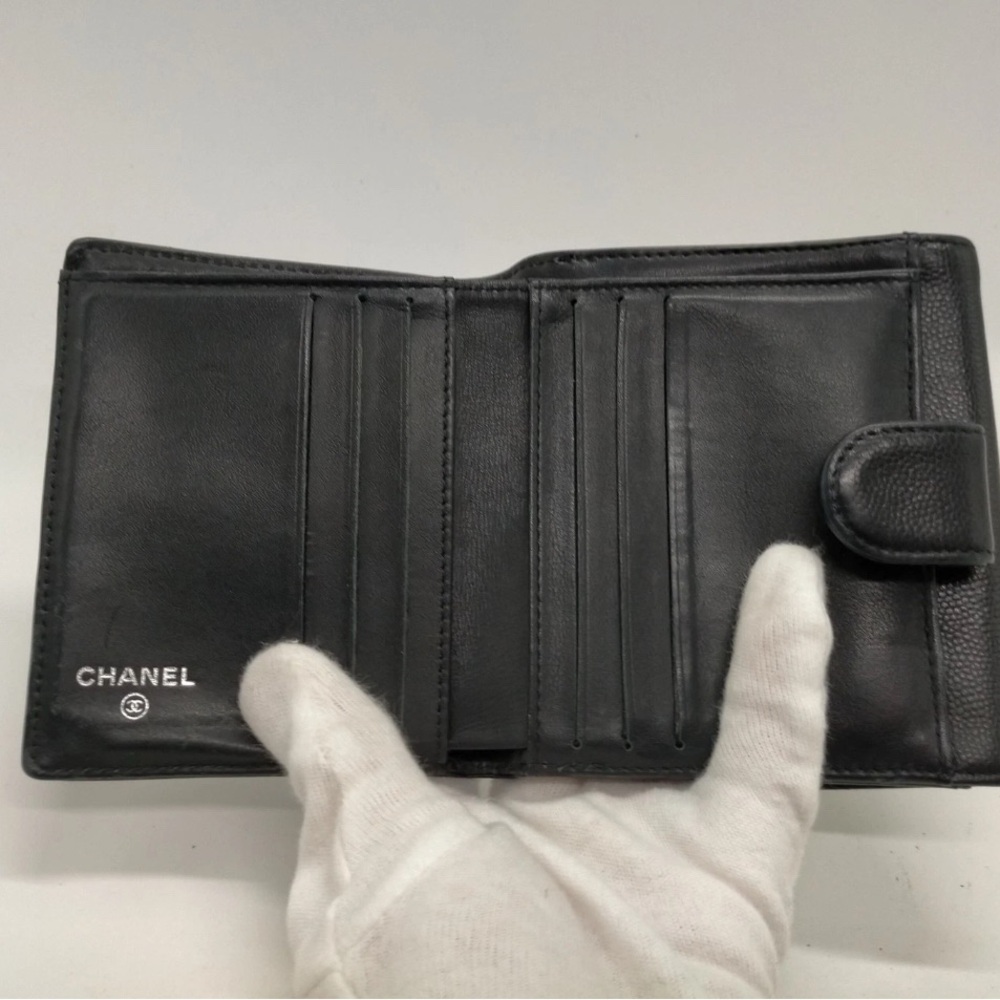 CHANEL Black Caviar Skin Leather Wallet - Picture 4 of 9